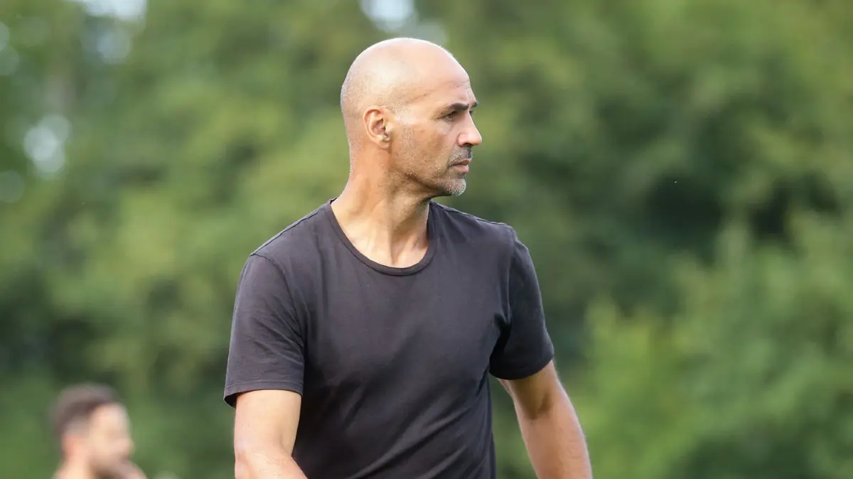 BAU // Stuttgart , Fußball Testspiel Stuttgarter Kickers vs. FC Holzhausen , Mario Estasi ( Trainer Holzhausen )
