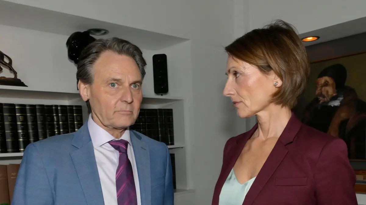 Es sieht so aus, als ob Rosa Lehmann (Joana Schümer) den Machtkampf gegen Jo Gerner (Wolfgang Bahro) gewinnen könnte.