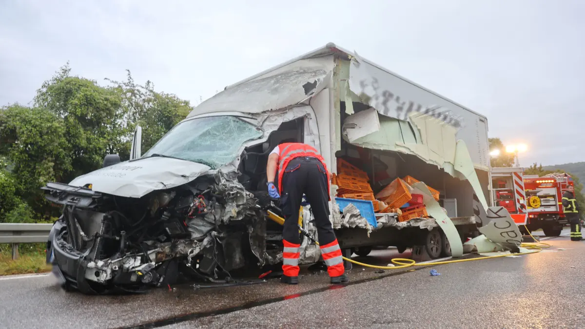 Schwerer Unfall auf der B492 Schelklingen Richtung Blaubeuren.