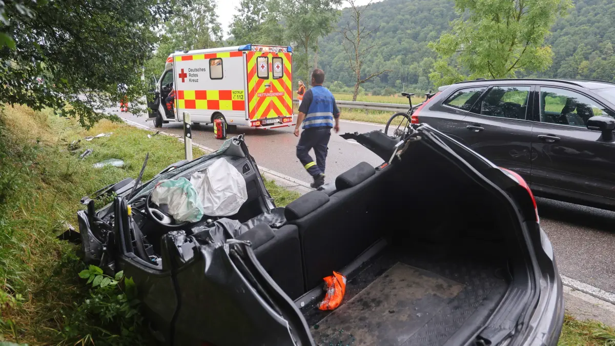 Schwerer Unfall auf der B492 Schelklingen Richtung Blaubeuren.