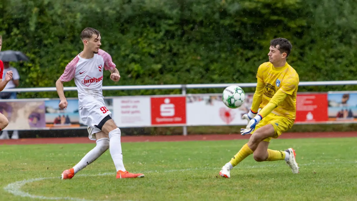 Landesliga Quali-Staffel Nord TSG Ehingen - FV Olympia Laupheim 1:3 Dominik Pikneev