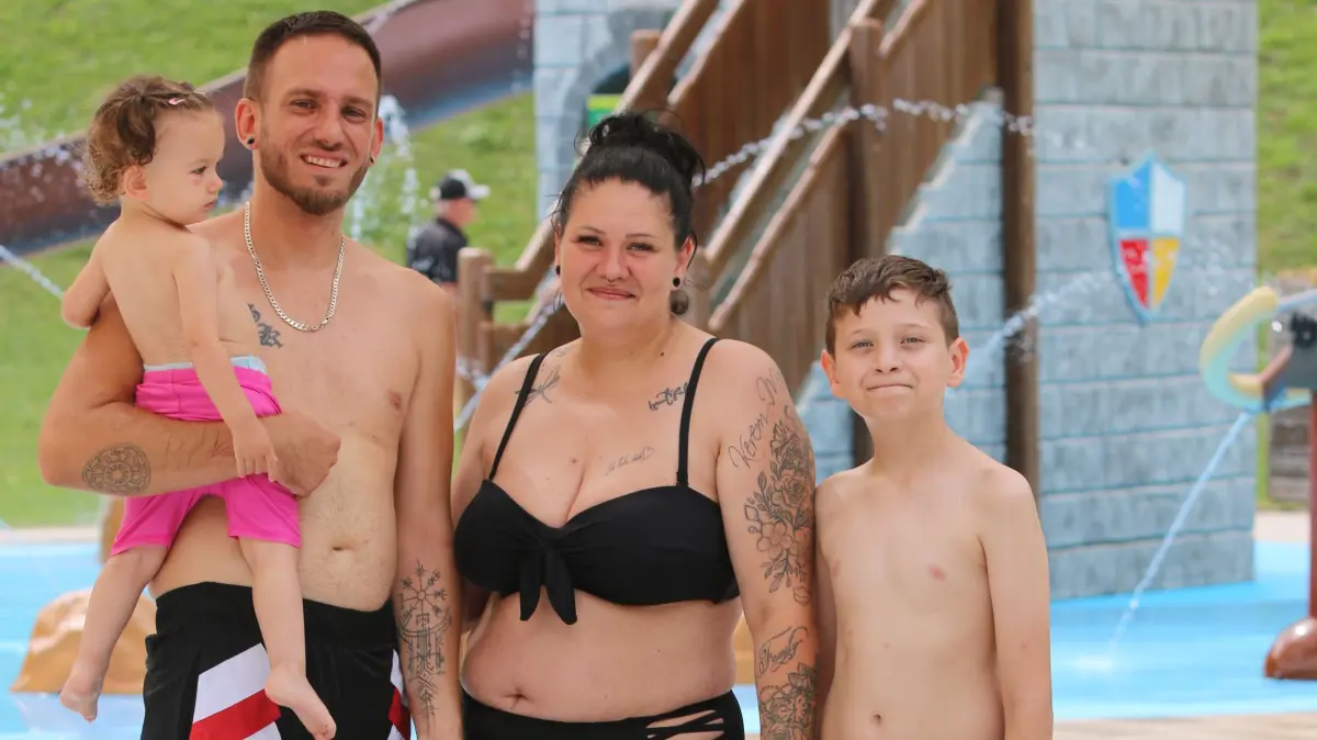 Noch ist viel weiße Haut beim Ehepaar Krause zu sehen, nach und nach soll diese jedoch durch Tattoos dunkler werden.