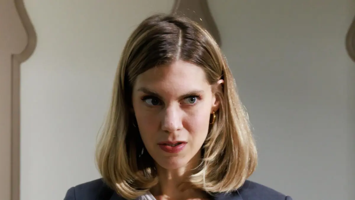 Stella (Bettine Langehein) verbirgt ein düsteres Geheimnis.
