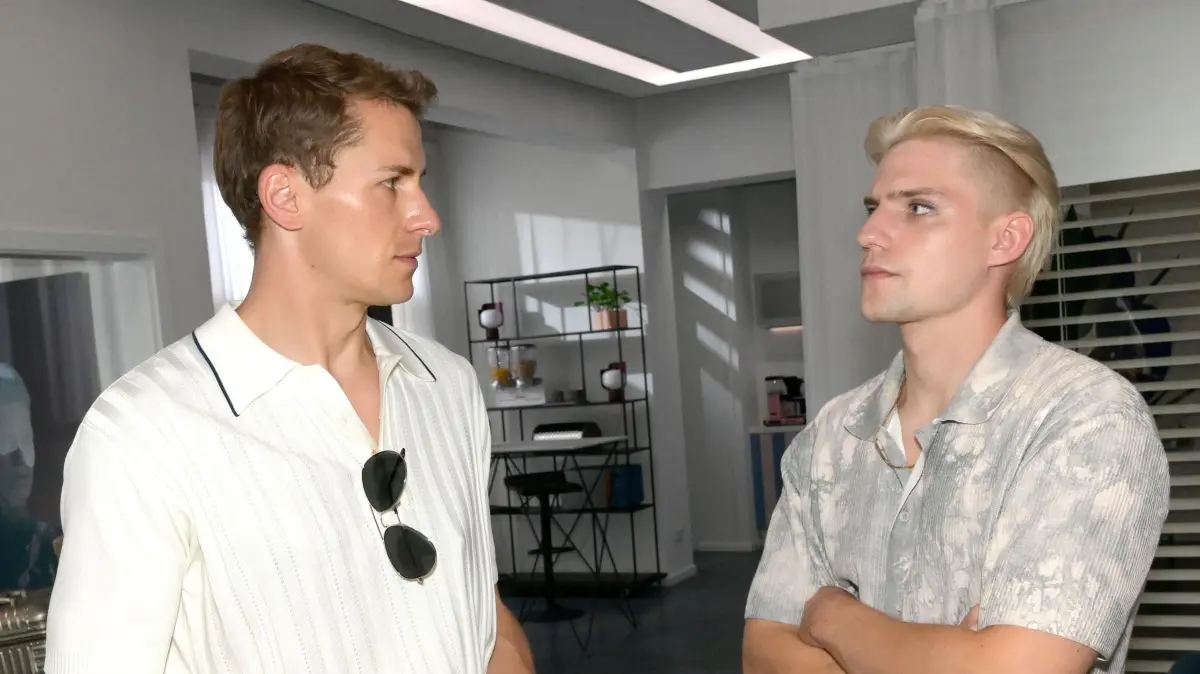 Adam (Lukas Sauer, l.) und Moritz (Lennart Borchert) freunden sich schnell an.