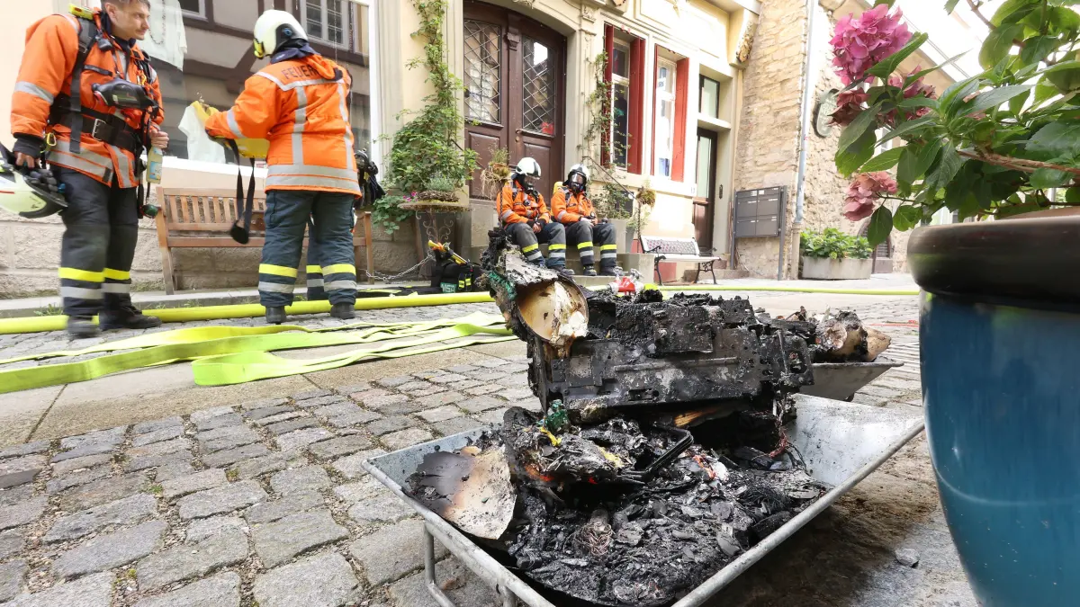 Brand in einem Mehrfamilienhaus in der Altstadt von Schwäbisch Hall - Obere Herrngasse 6 - Fünf Personen kommen ins Krankenhaus