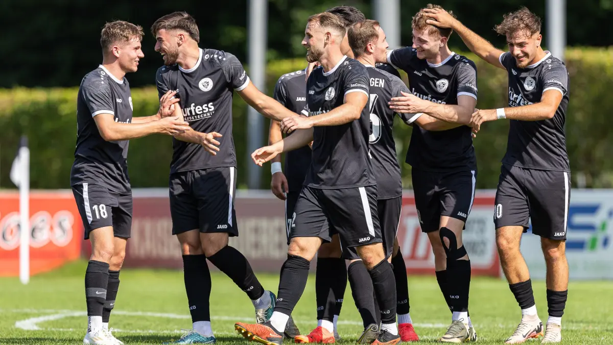 Fussball Landesliga: Fussball Landesliga; SC Geislingen - SV Böblingen;
Jubel beim SC Geislingen;
31.08.2024; Stadion Eybacher Tal; Geislingen.
Foto: Thomas Madel