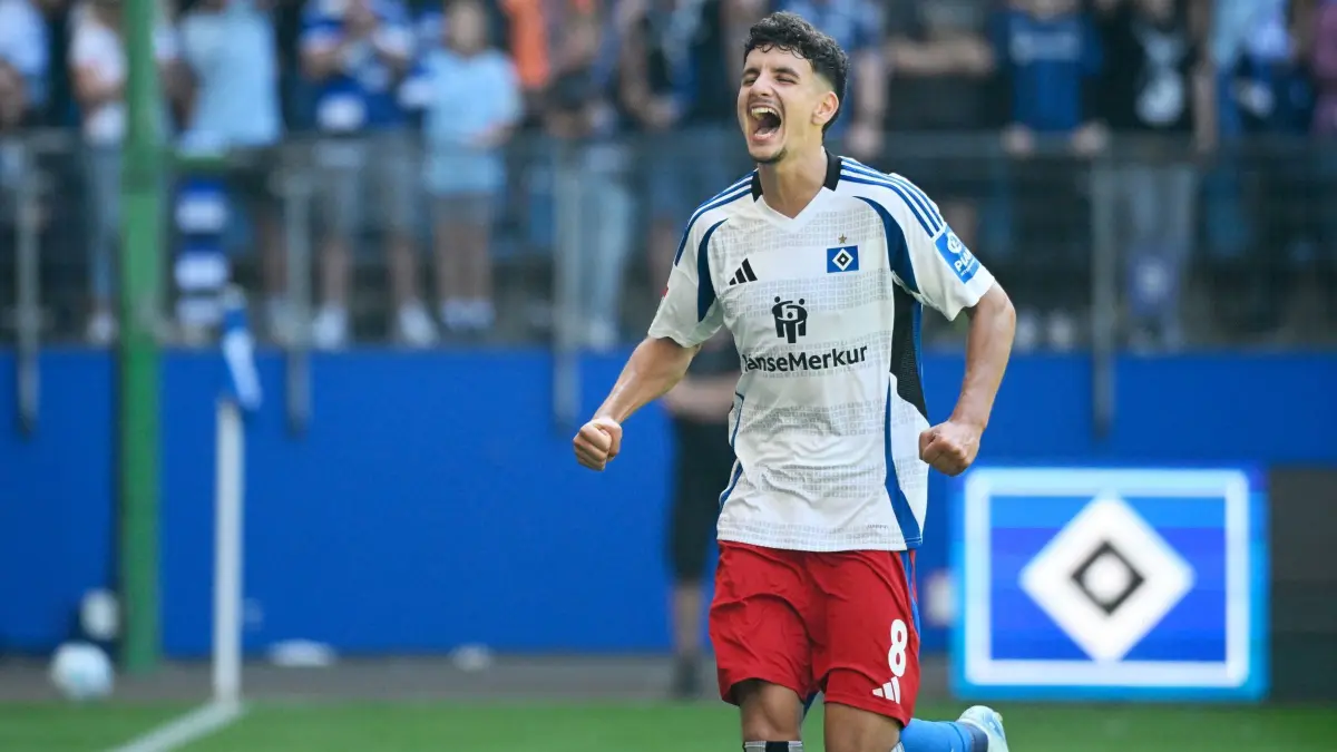 Hamburger SV - Preußen Münster: 31.08.2024, Hamburg: Fußball, 2. Bundesliga, Hamburger SV - Preußen Münster, 4. Spieltag, Volksparkstadion. Hamburgs Daniel Elfadli jubelt nach seinem Treffer zum 2:0. (zu dpa: «HSV feiert 4:1-Heimsieg über Preußen Münster») Foto: Gregor Fischer/dpa +++ dpa-Bildfunk +++