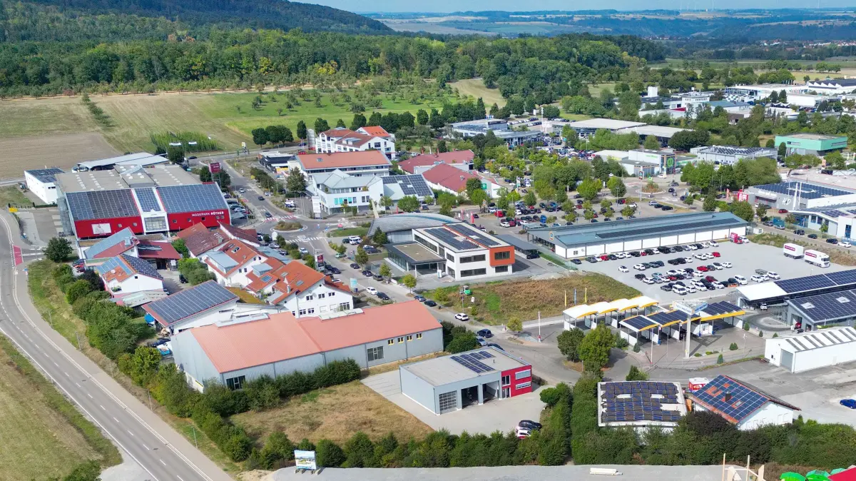 Autohaus Hirsch zieht aus Steinbach ins Michelfelder Gewerbegebiet Kerz um