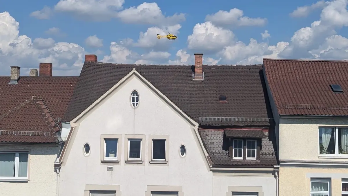 Rettungshubschrauber in Ulm, gesichtet aus der Weststadt