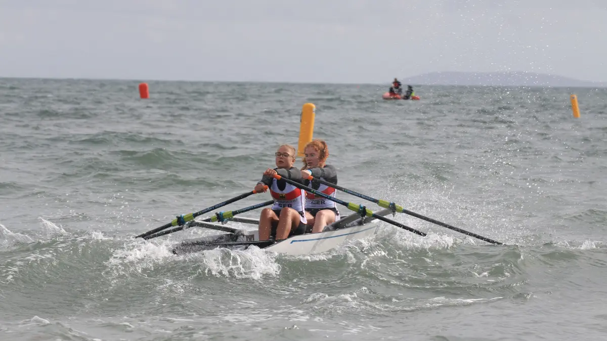 Rudern: Rudern, erste Medaille für Deutschland bei einer Costal Rowing WM: Monika Bundschuh und Elisa Romer vom URCD