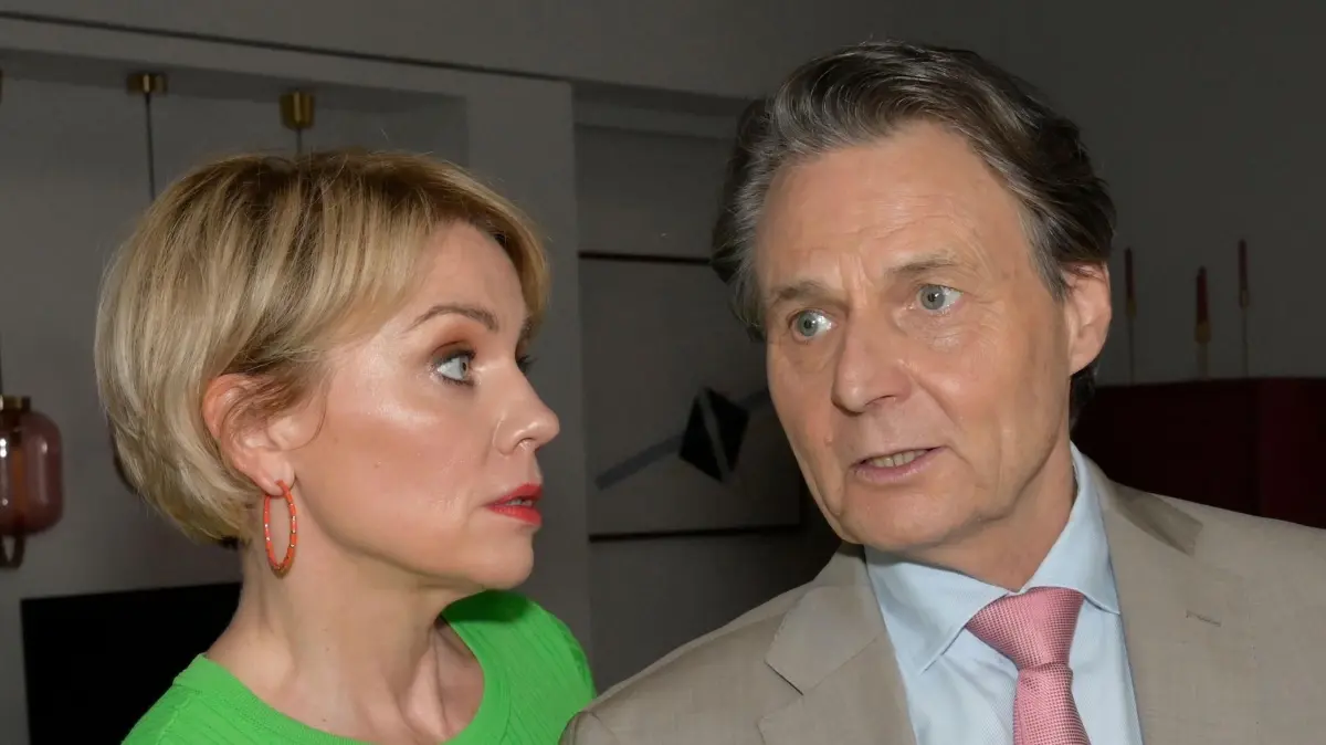 Yvonne (Gisa Zach) lernt die Vergangenheit ihres Mannes Jo Gerner (Wolfgang Bahro) kennen.