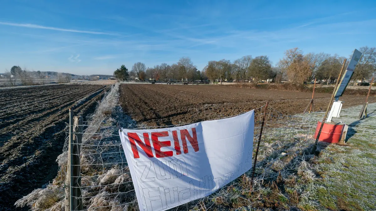 Geplanter Container-Wohnungen für Flüchtlinge in Wiblingen: Geplanter Container-Wohnungen für Flüchtlinge in Wiblingen
Areal (südlich vom Friedhof) erkennt, wo die Container hinkommen