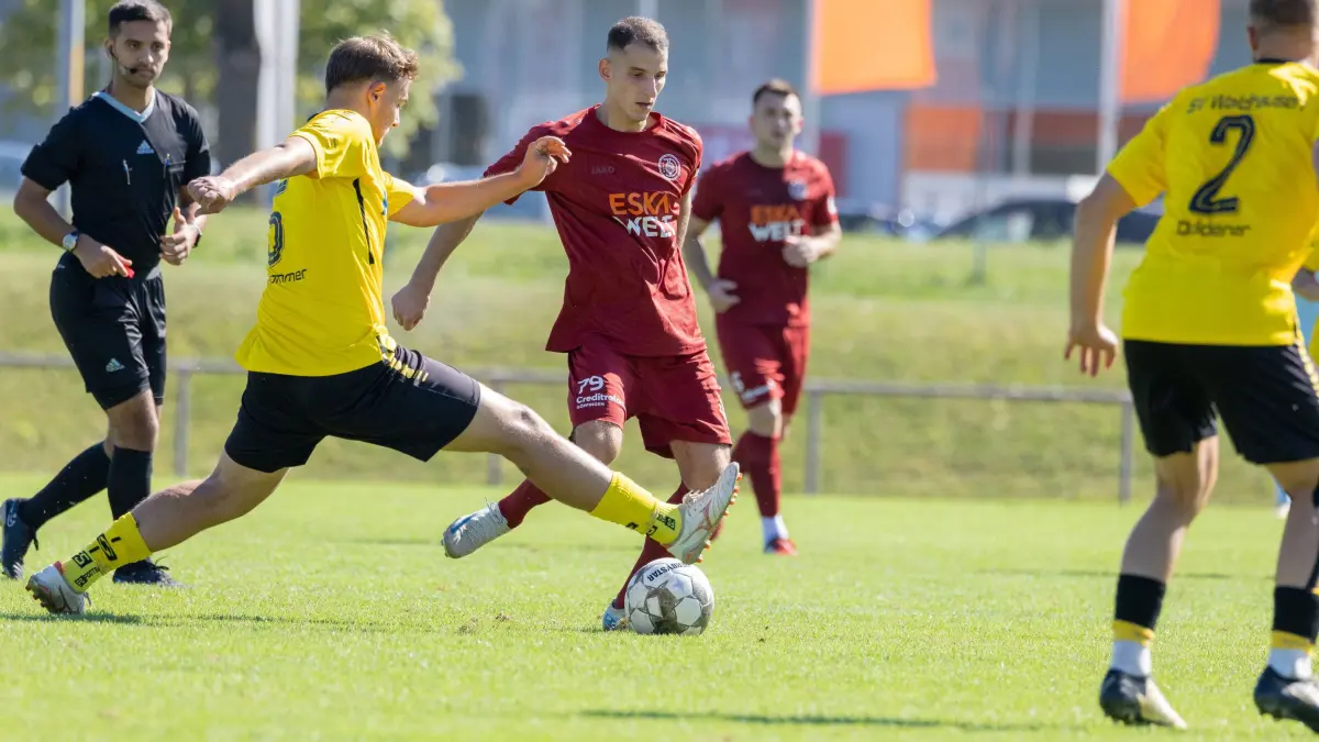 Donzdorfer JC (rot) vs. SV Waldhausen (gelb), Fussball, Landesliga 2 - WFV, 04. Spieltag, Saison 2024/2025, Rasenplatz, Lautertal Stadion, Süßener Straße 16, 73072 Donzdorf, 07.09.2024 - 15:00 Uhr: Mert Özdemir (Donzdorfer JC #79),
Donzdorfer JC (rot) vs. SV Waldhausen (gelb), Fussball, Landesliga 2 - WFV, 04. Spieltag, Saison 2024/2025, Rasenplatz, Lautertal Stadion, Süßener Straße 16, 73072 Donzdorf, 07.09.2024 - 15:00 Uhr,
Foto: PhotoPeet-Sportfotografie/Peter Harich