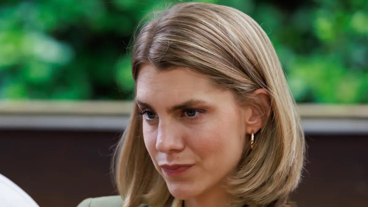 Stella (Bettine Langehein) gerät unter Mordverdacht.