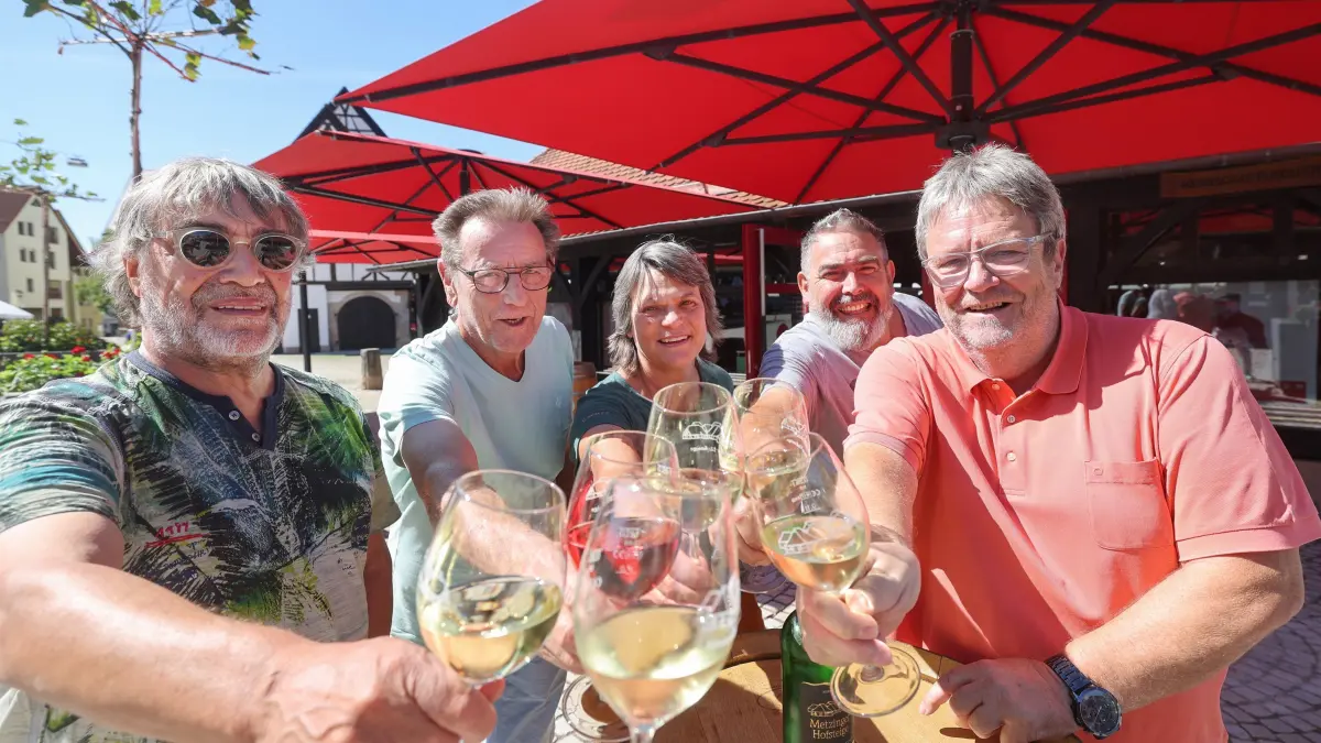 Förderkreis Metzinger Keltern Weinlounge schirme Weinbaumuseum