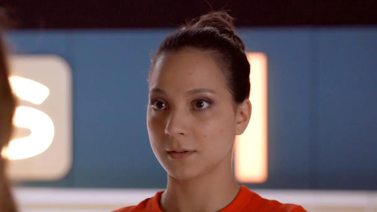 Charlie (Shaolyn Fernandez) hat eine heimliche Affäre.