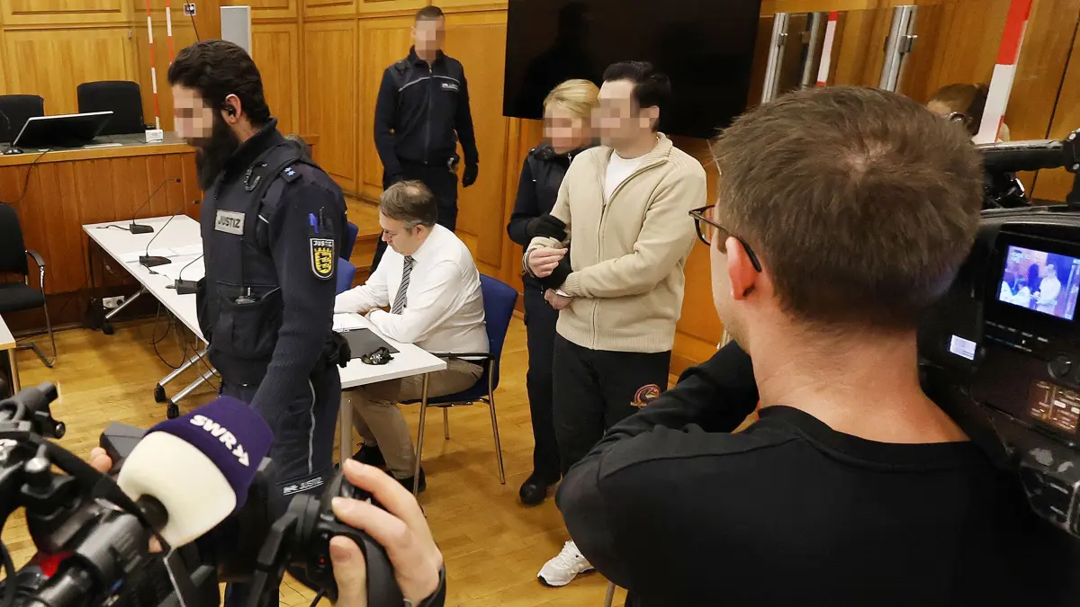 Mord Serientäter aus Schwäbisch Hall verturteilt: Mord Serienmord - Mörder- Serienmörder Daniel Drahos vor dem Landgericht Heilbronn . Prozess um serienkiller