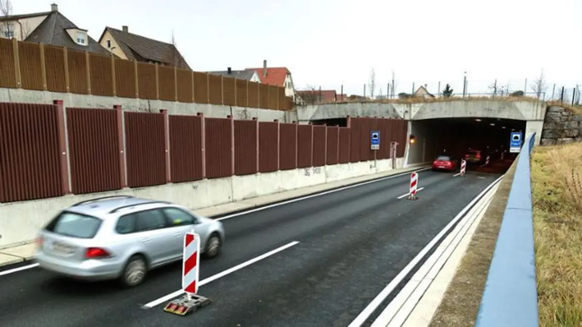 Der Dußlinger B27-Tunnel – hier während einer teilweisen Sperrung im Jahr 2022 – wird ab dem 18. September nachts voll gesperrt.
