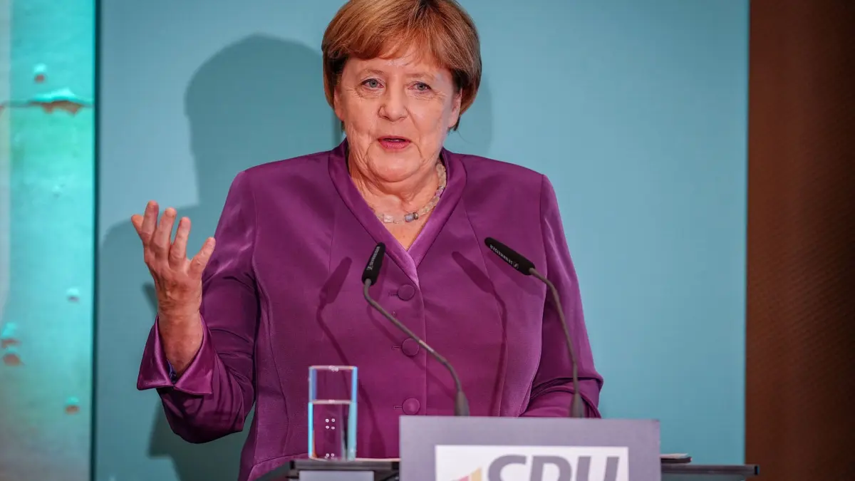 70. Geburtstag der früheren Bundeskanzlerin Merkel: 25.09.2024, Berlin: Angela Merkel (CDU) spricht beim Berliner Gespräch Spezial zum 70. Geburtstag der früheren Bundeskanzlerin. Foto: Kay Nietfeld/dpa +++ dpa-Bildfunk +++