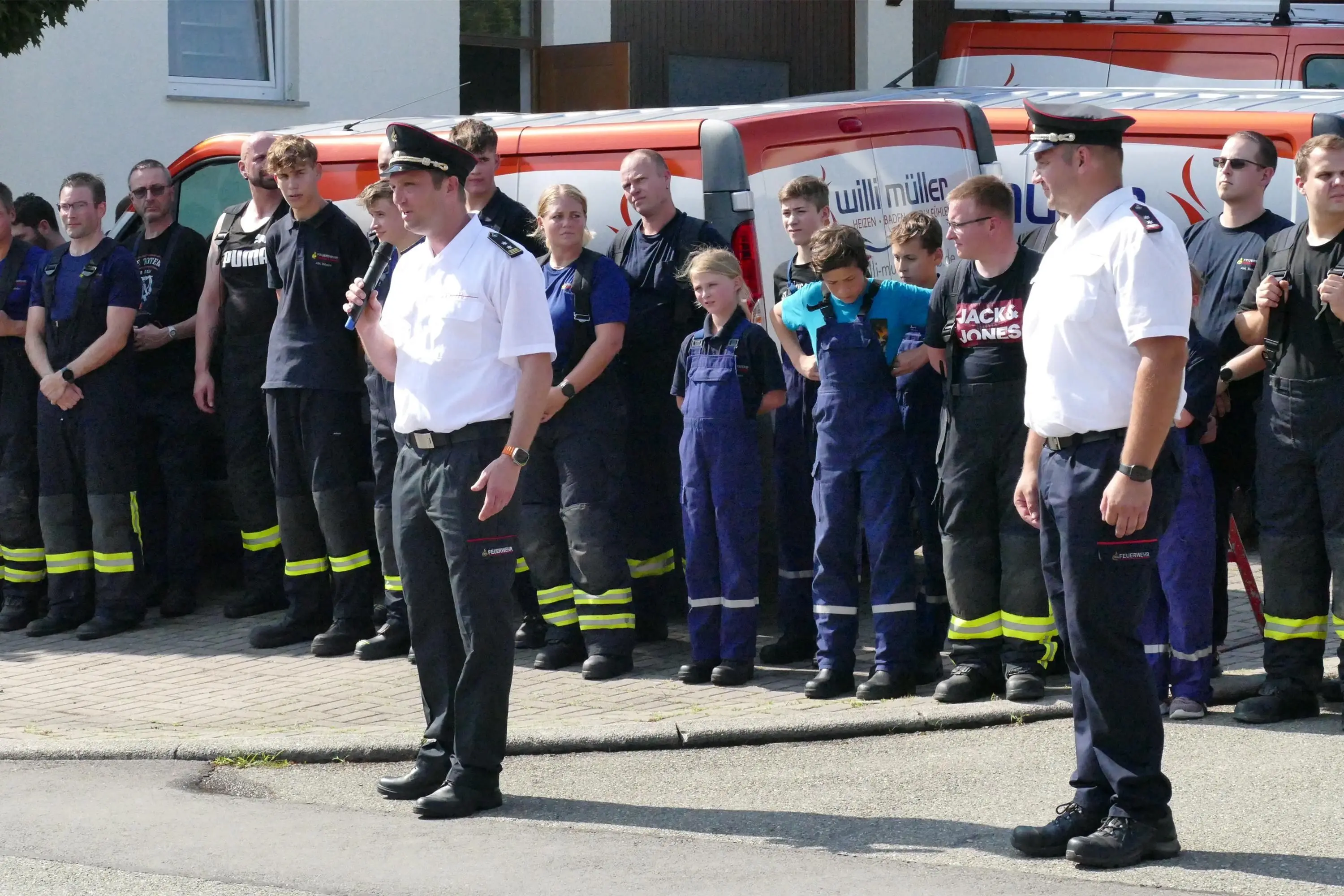 Talheim · Feuerwehr: Hitze, Rauch und Spielmannszug | swp.de