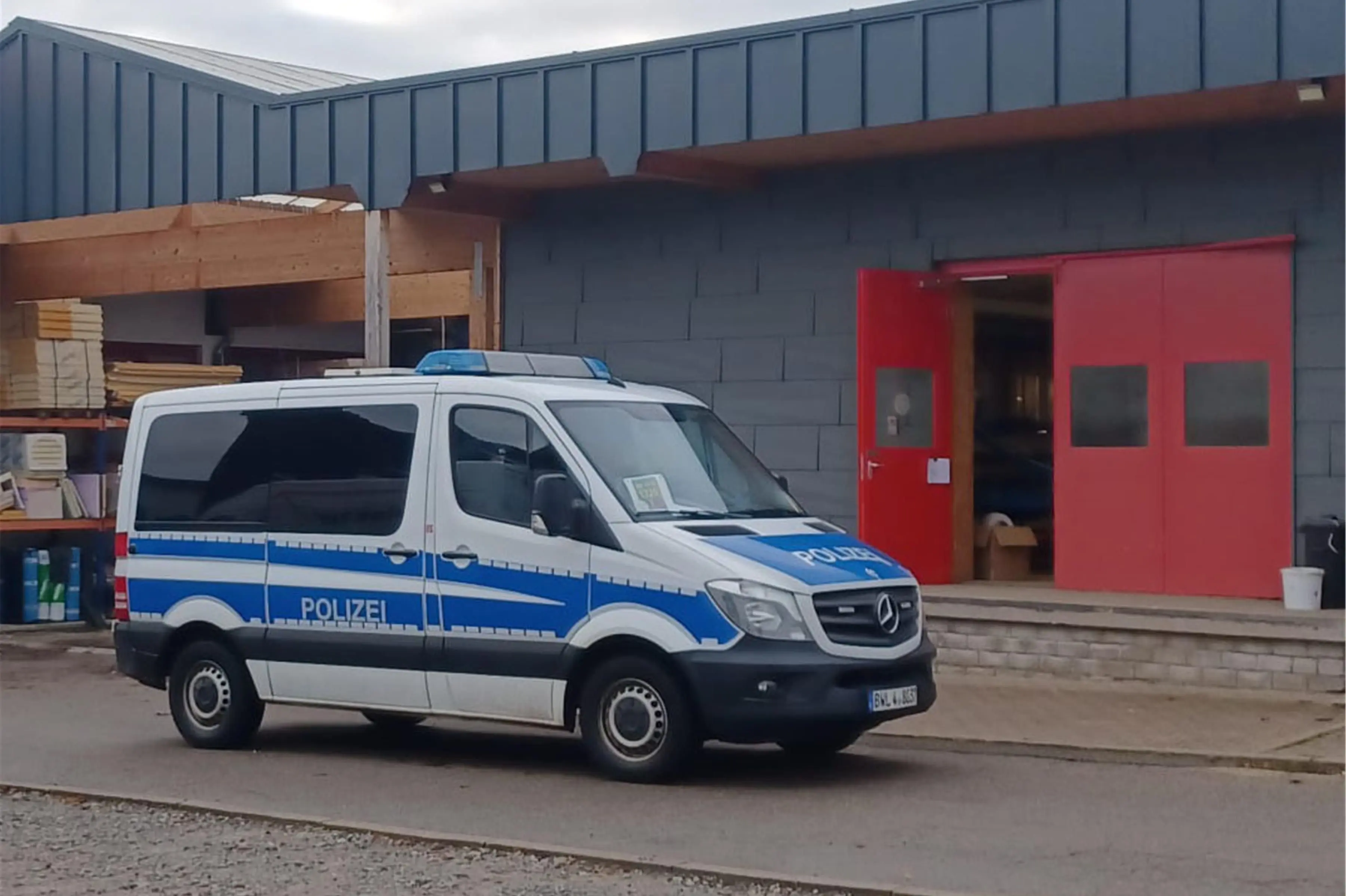 Einsatz auf einem Gewerbegelände in Horb. Bild: Manuel Fuchs