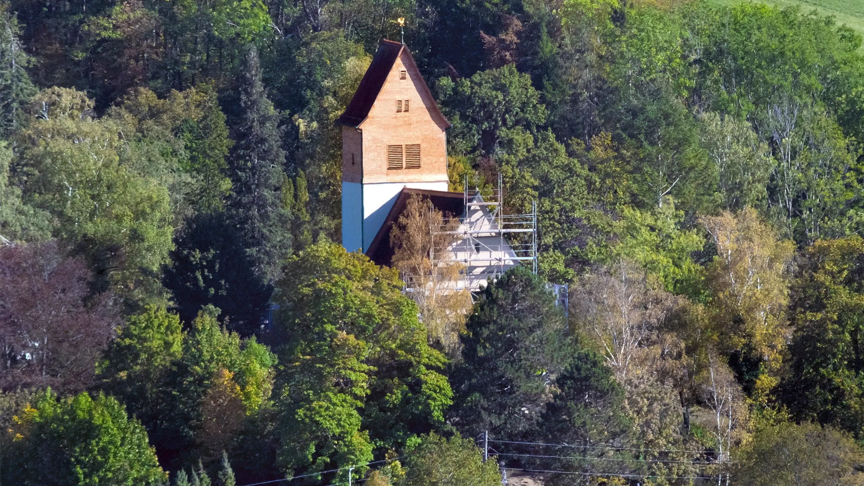 Talheim Talheim: Der Talheimer Kirchturm ist sein Gerüst wieder los | swp.de