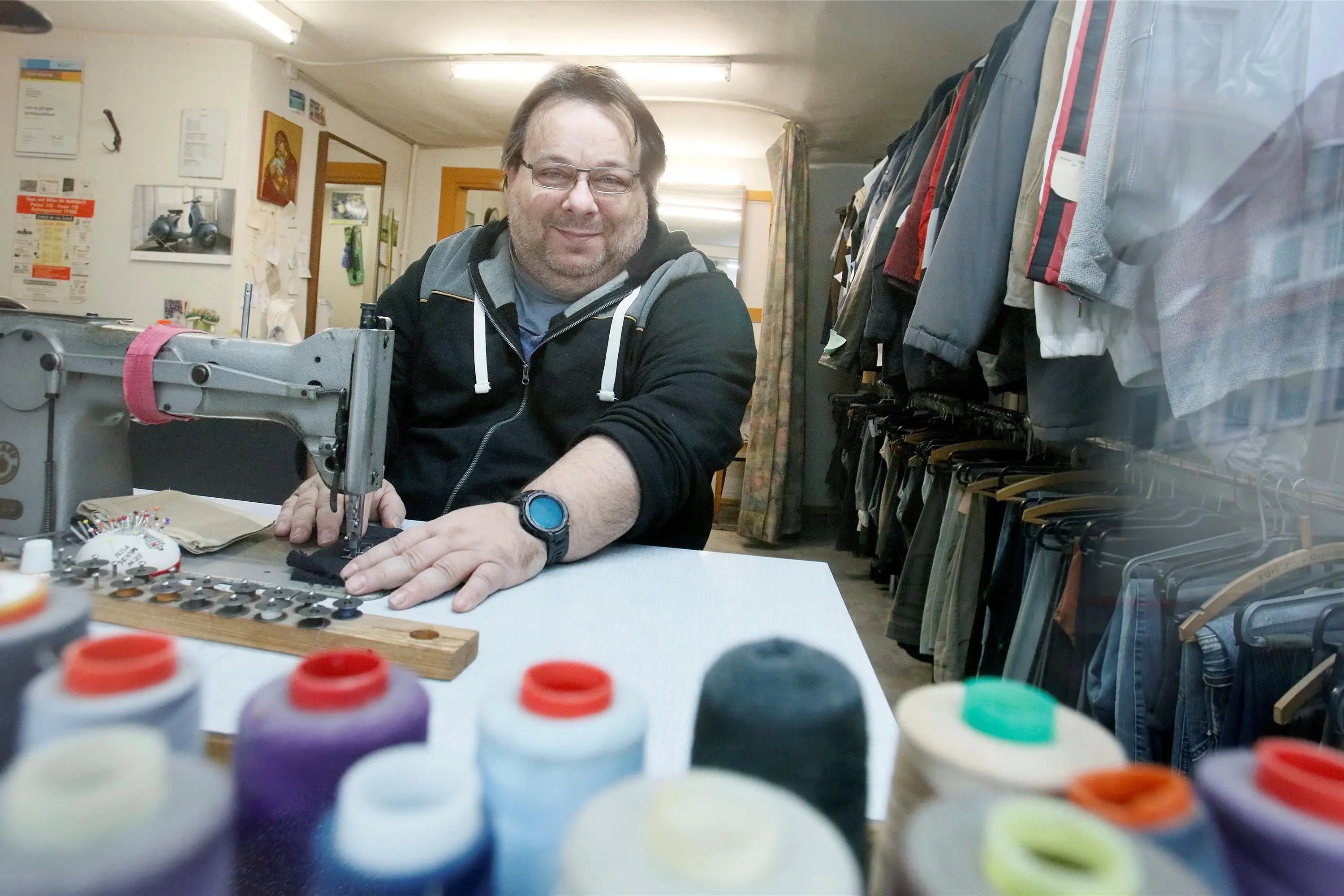 Christina's änderungsschneiderei Für Damen Und Herren Handarbeit: Reutlingens älteste Änderungsschneiderei - Kürzen, weiten