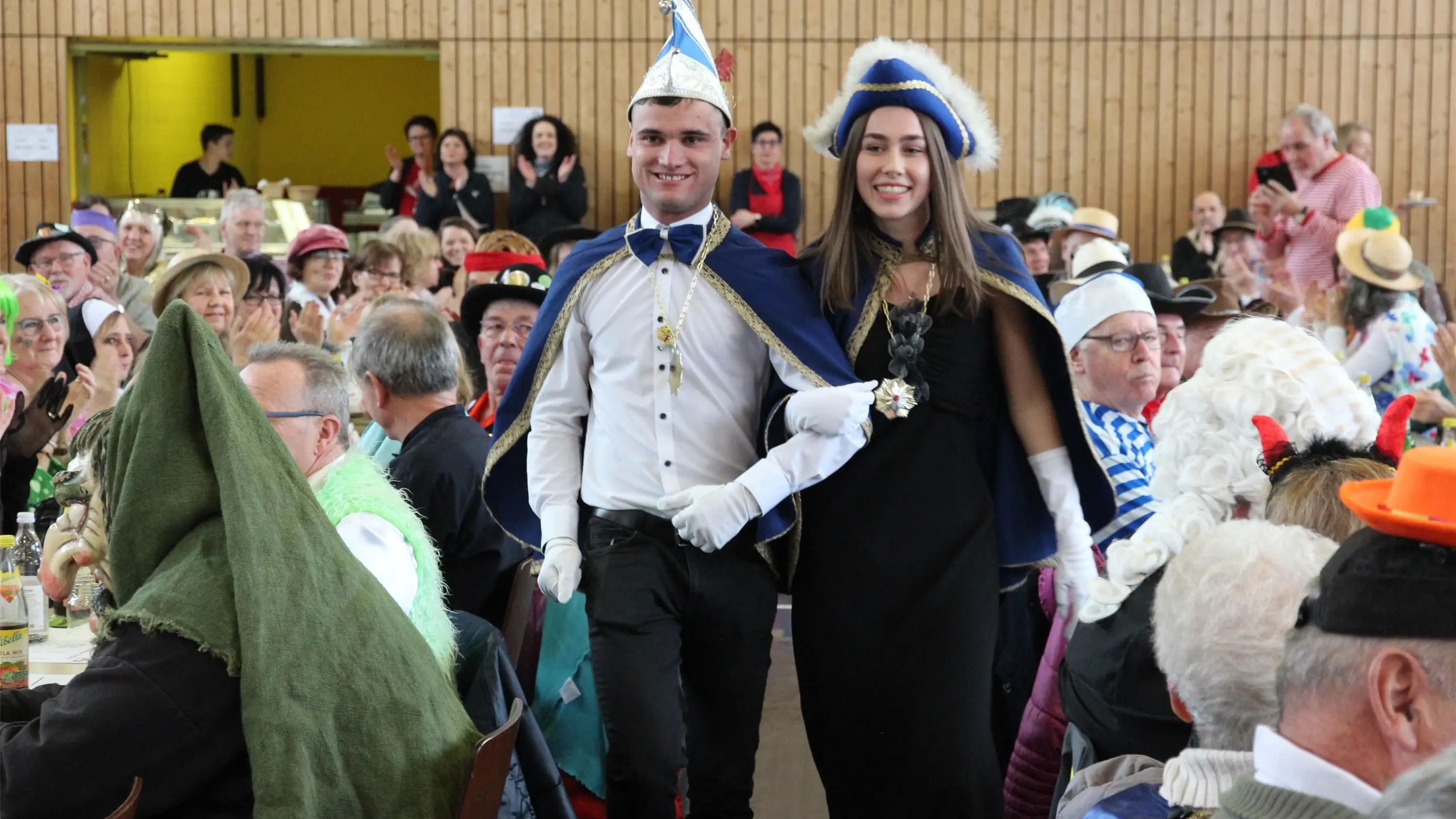 Samara And Raphael Rohrdorf/Vollmaringen · Fasnet: Jetzt regieren Raphael Braun und Samara ...