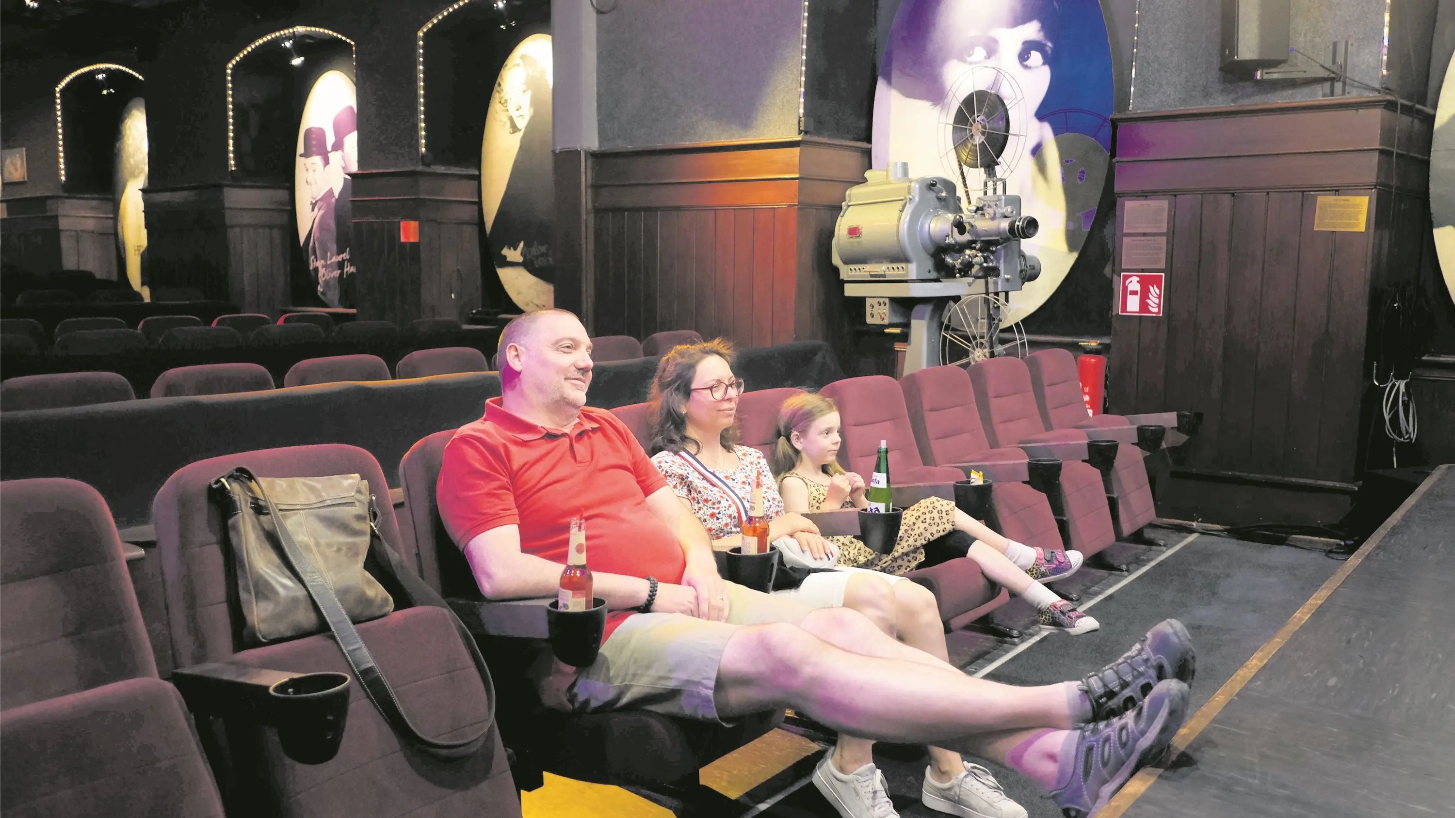 Rottenburg Kultur Kino Im Waldhorn F nf Kamen Am Nachmittag Swp de rottenburg-kultur-kino-im-waldhorn-f-nf-kamen-am-nachmittag-swp-de