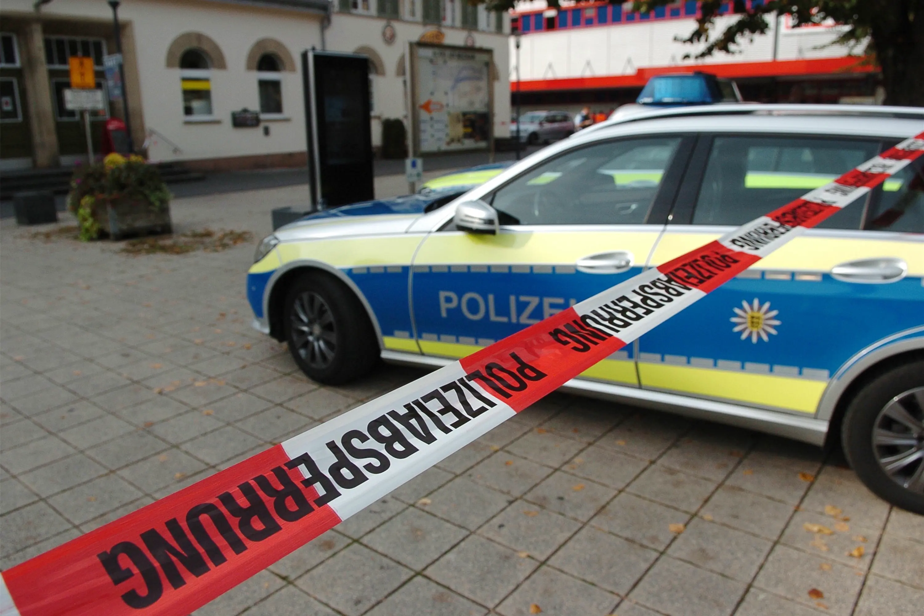 Pfullingen Polizei sucht UnfallVerursacher swp.de