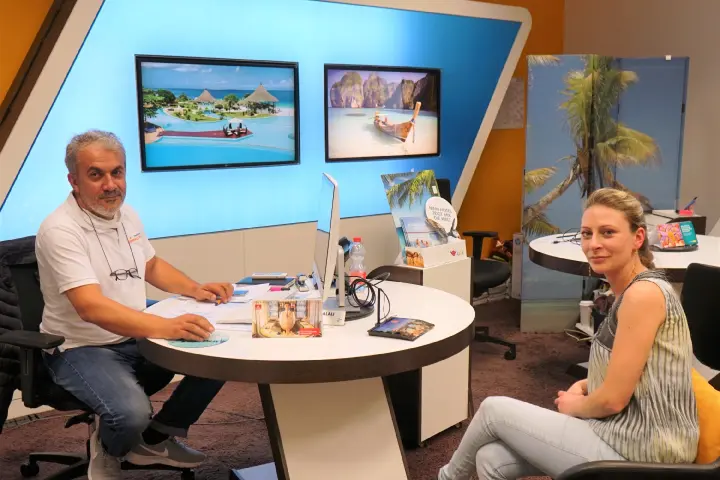 Fliegen oder stornieren? - Was Reisebüros der Region sagen