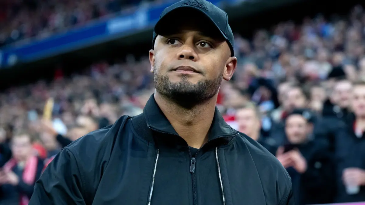 Bayern München - Bayer Leverkusen: 28.09.2024, Bayern, München: Fußball: Bundesliga, Bayern München - Bayer Leverkusen, 5. Spieltag in der Allianz Arena. Trainer Vincent Kompany von München kommt vor dem Spiel in das Stadion. (zu dpa: ««Hart, uns zu stoppen»: Bayern sehen Signal im Titelkampf») Foto: Sven Hoppe/dpa +++ dpa-Bildfunk +++