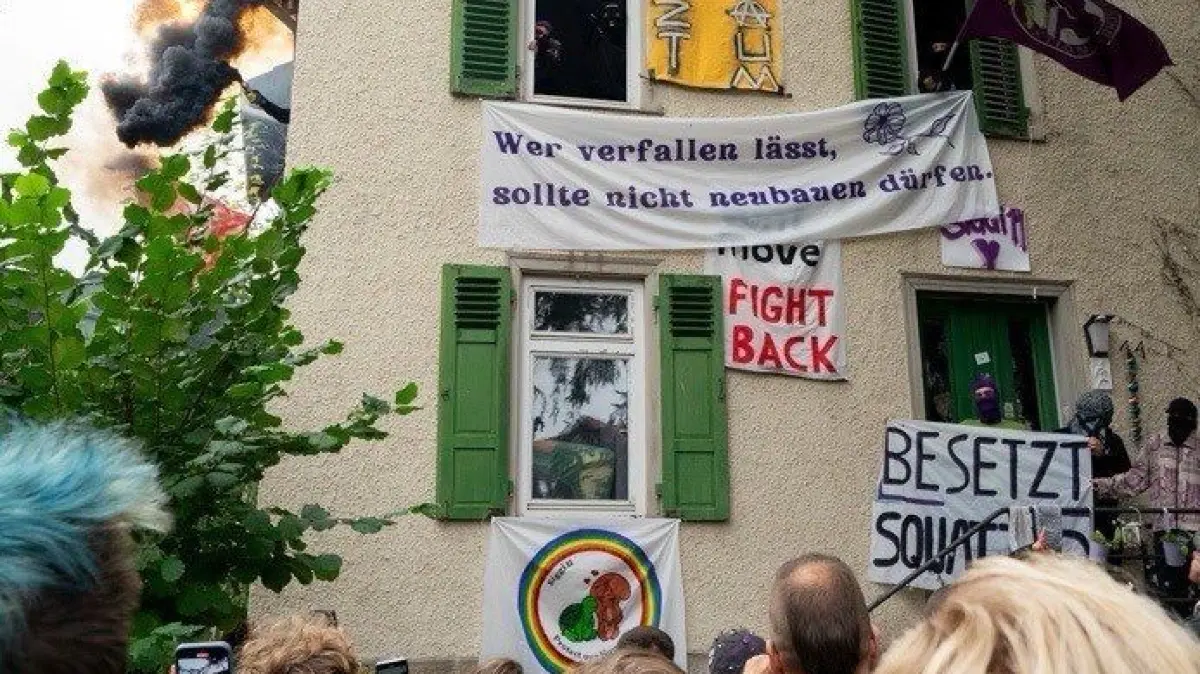 Hausbesetzung in der Sigwartstraße 11.