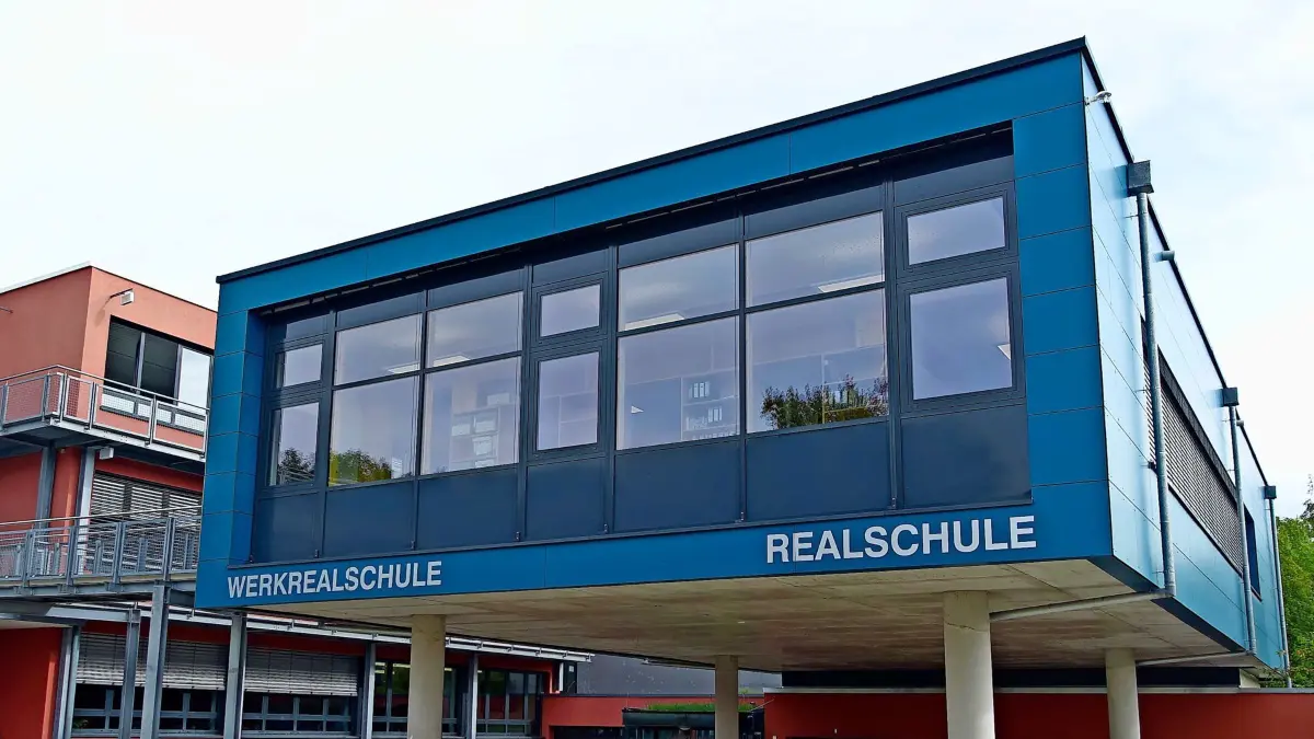 Bislang existieren in Schömberg Werkrealschule und Realschule einträchtig nebeneinander. Die Pläne der Landesregierung könnten für die WRS jedoch das Aus bedeuten.