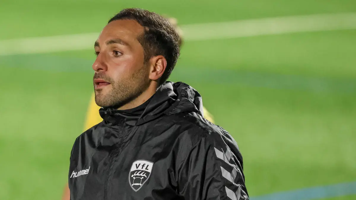 TSG Tuebingen vs. VfL Pfullingen, Fussball, Verbandsliga Württemberg, Spieltag 08, Spielzeit 2024/2025, 04.10.2024: Yasin Yilmaz (VfL Pfullingen, Cheftrainer),
TSG Tuebingen vs. VfL Pfullingen, Fussball, Verbandsliga Württemberg, Spieltag 08, Spielzeit 2024/2025, 04.10.2024,
Foto: Eibner-Pressefoto/Sebastian Reese