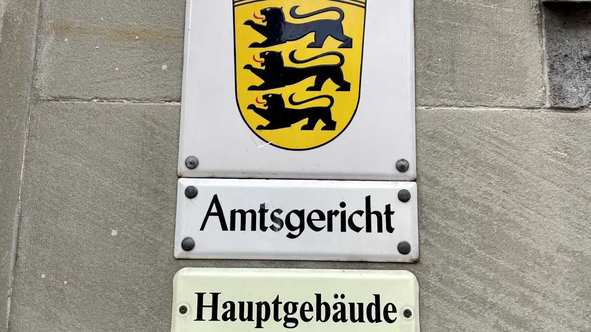 Schild am Reutlinger Amtsgericht.