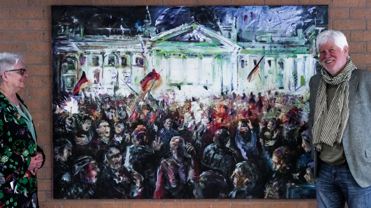 Vernissage Einheit, Freiheit, Gleichheit: Im Regierungspräsidium thematisieren dies zwei Bilder des Rottenburger Künstlers Horst Fenn