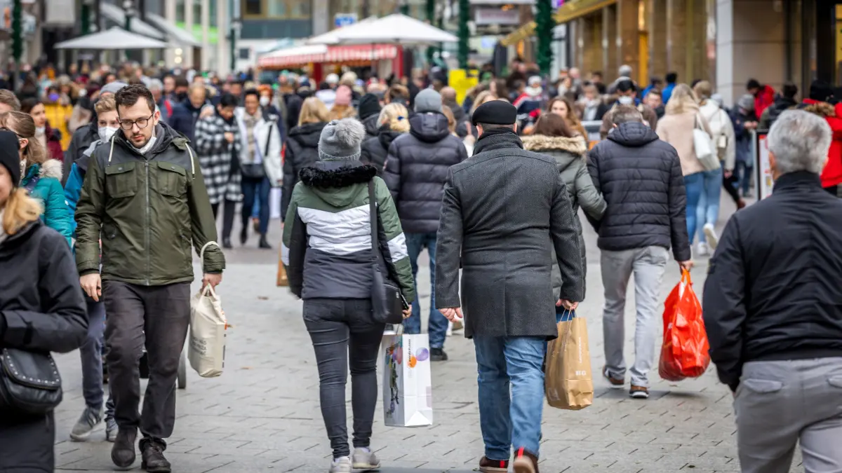 Die Frequenz in der Ulmer City ist durchaus hoch - aber am Abend lässt es nach. Da rentiert es sich nicht mehr für alle, bis 20 Uhr offen zu haben.