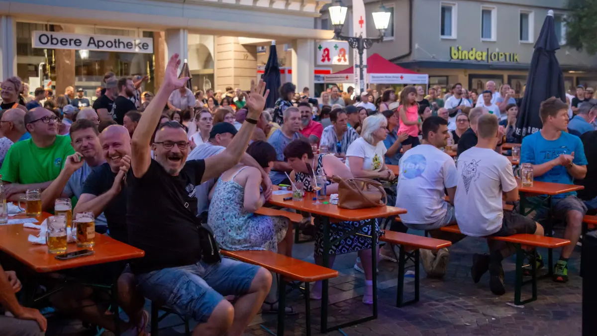Geislinger Hock 2024 - 50. Hock Jubiläum - zweiter Tag/Abend
Fußgängerzone, Partynacht mit den Dorfheiligen