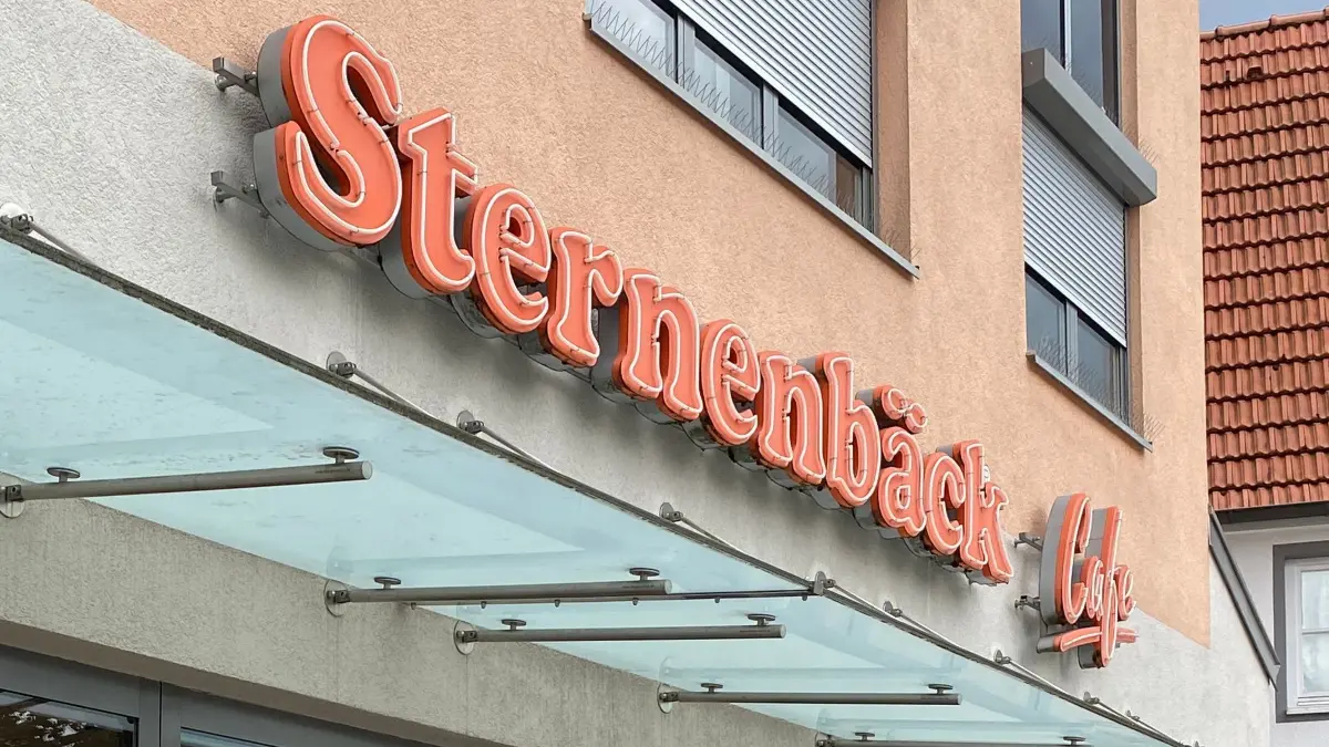 Sternenbäck am Hechinger Obertorplatz: Am 30. November 2024 gehen hier und in allen anderen Filialen der Großbäckerei zwischen Stuttgart und Bodensee die Lichter aus.