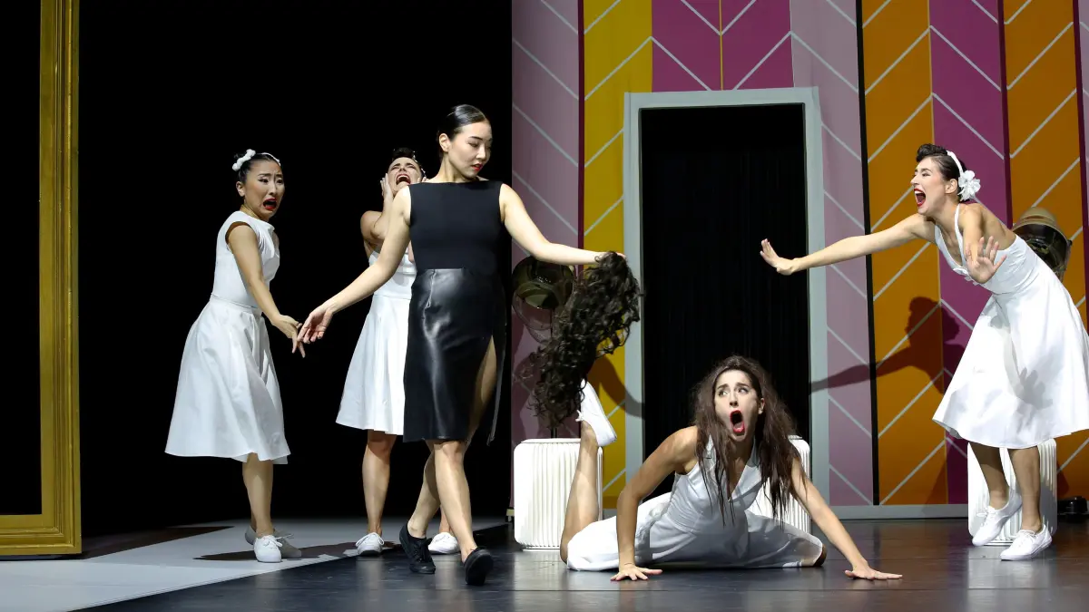 CARMEN_REQUIEM
Tanztheater in zwei Teilen von Ihsan Rustem und Annett Göhre
Mit Musik von Rodion Schtschedrin, György Ligeti und Wolfgang Amadeus Mozart