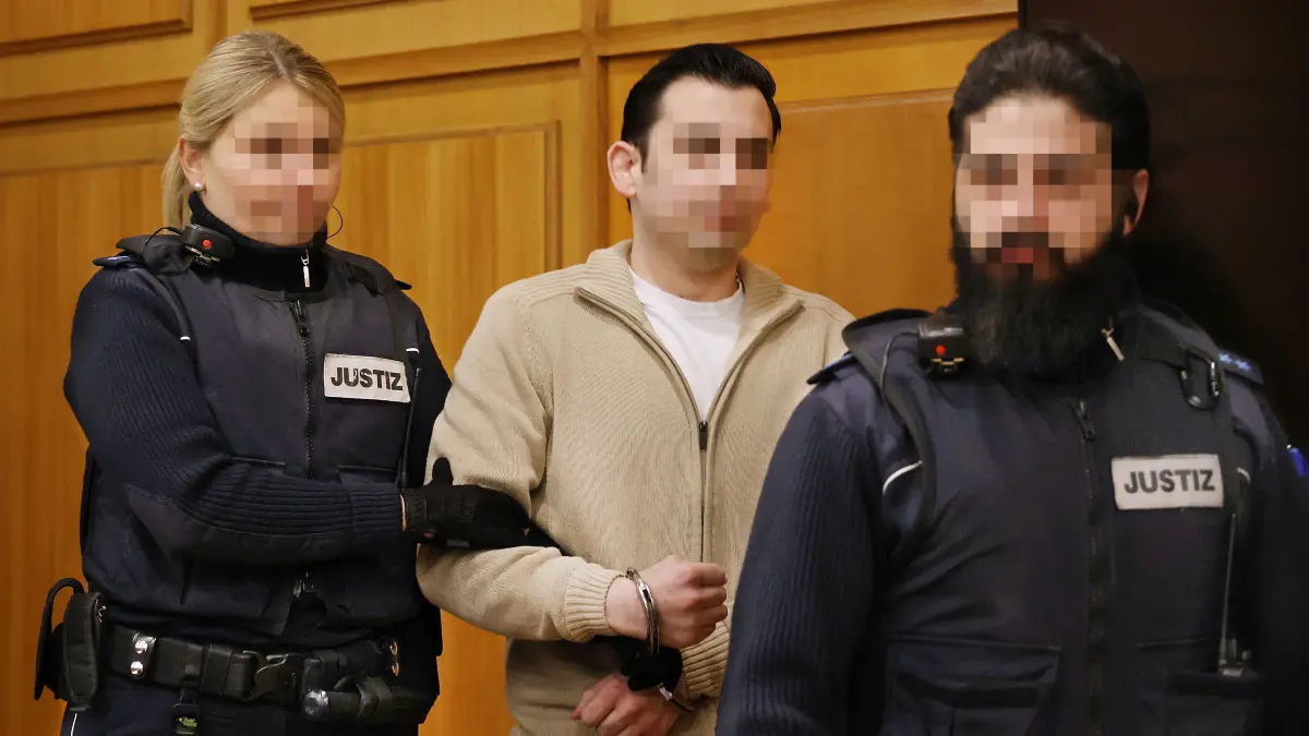 Mord Serientäter aus Schwäbisch Hall verturteilt: Mord Serienmord - Mörder- Serienmörder Daniel Drahos vor dem Landgericht Heilbronn . Prozess um serienkiller
