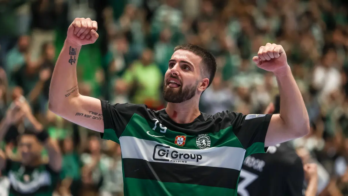 Lisbon, Portugal, October 17th, 2024: Martim Costa (79 Sporting CP) in action during the EHF Champions League game betwe: Lisbon, Portugal, October 17th, 2024: Martim Costa 79 Sporting CP in action during the EHF Champions League game between Sporting CP vs Fuchse Berlin at Pavilhao Joao Rocha, Lisbon on October 17, 2024 Joao Bravo / SPP PUBLICATIONxNOTxINxBRAxMEX Copyright: xJoaoxBravoxx/xSPPx spp-en-JoBr-JBF-3253