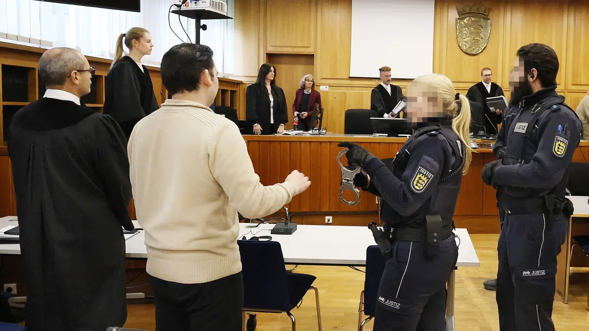 Mord Serientäter aus Schwäbisch Hall verturteilt: Mord Serienmord - Mörder- Serienmörder Daniel Drahos vor dem Landgericht Heilbronn . Prozess um serienkiller