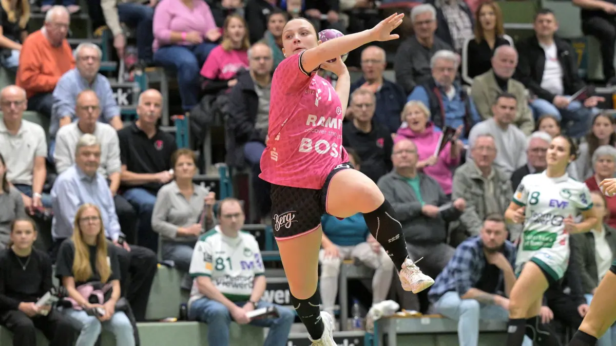 TusSies Metzingen vs. FrischAuf Goeppingen Handball, HBF, 5.Ligaspieltag, Saison 2024/2025, 19.10.2024: Sabrina Troester (TusSies Metzingen, #7)
TusSies Metzingen vs. FrischAuf Goeppingen,
Handball, HBF, 5.Ligaspieltag, Saison 2024/2025, 19.10.2024
Foto: Eibner-Pressefoto /Tobias Baur