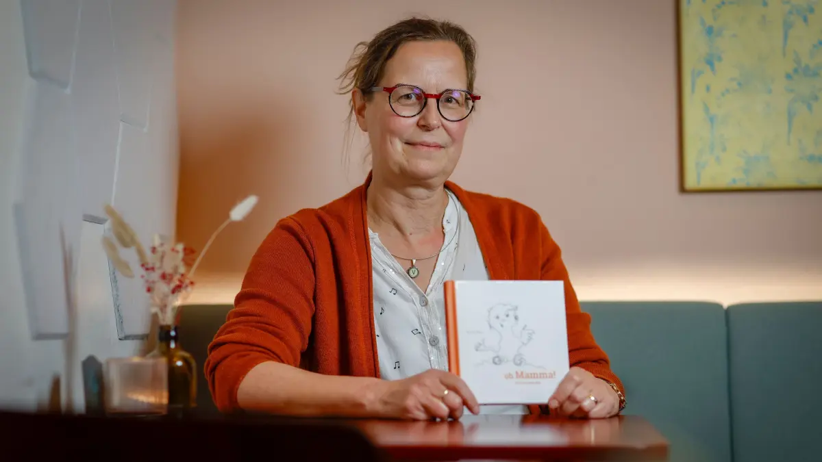 Veronika Missel (in der Serie Kulturköpfe). Die vielseitige Künstlerin stellt am 7.11. ihr Buch über Brustkrebs im m25 vor (Zeichnungen und Lyrik)