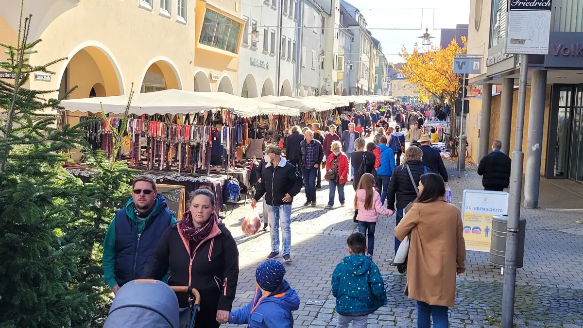 Fischmarkt, Gilde der Marktschreier, Verkaufsoffener Sonntag Crailsheim 31.10.2021: Crailsheim, Lange Straße, verkaufsoffener Sonntag, Fischmarkt, Krämermarkt