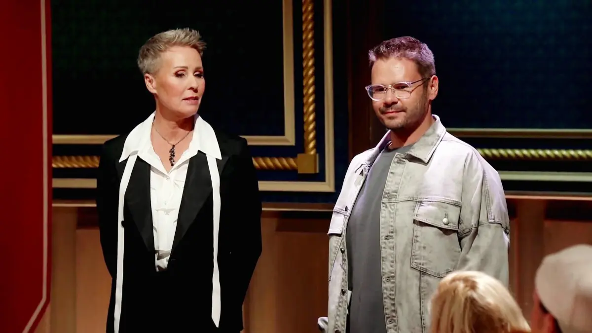 In Folge 4 wird Thomas Drechsel am runden Tisch durch seine Mitspieler und Mitspielerinnen verbannt.