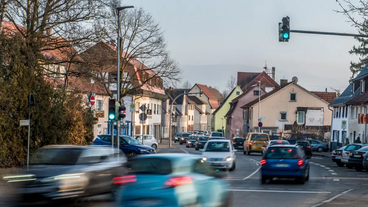 Auf der Ortsdurchfahrt in Göppingen-Jebenhausen herrscht im zentralen Bereich schon heute Tempo 30. Das will die Stadt auf viele andere Durchgangsstrecken ausweiten.