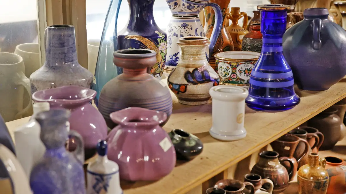 Oase Flohmarkt Antiquitäten - Gebrauchtwaren - Oase in Hessental schließt für immer. Elvira und Roland Kramatschek